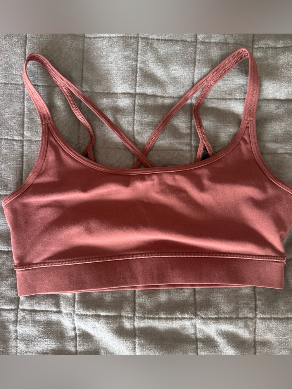 Vuori Women's Strappy sports bra - Dusty Rose